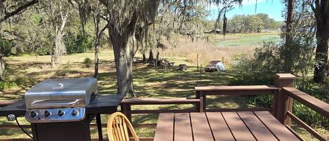 屋外ダイニングエリア