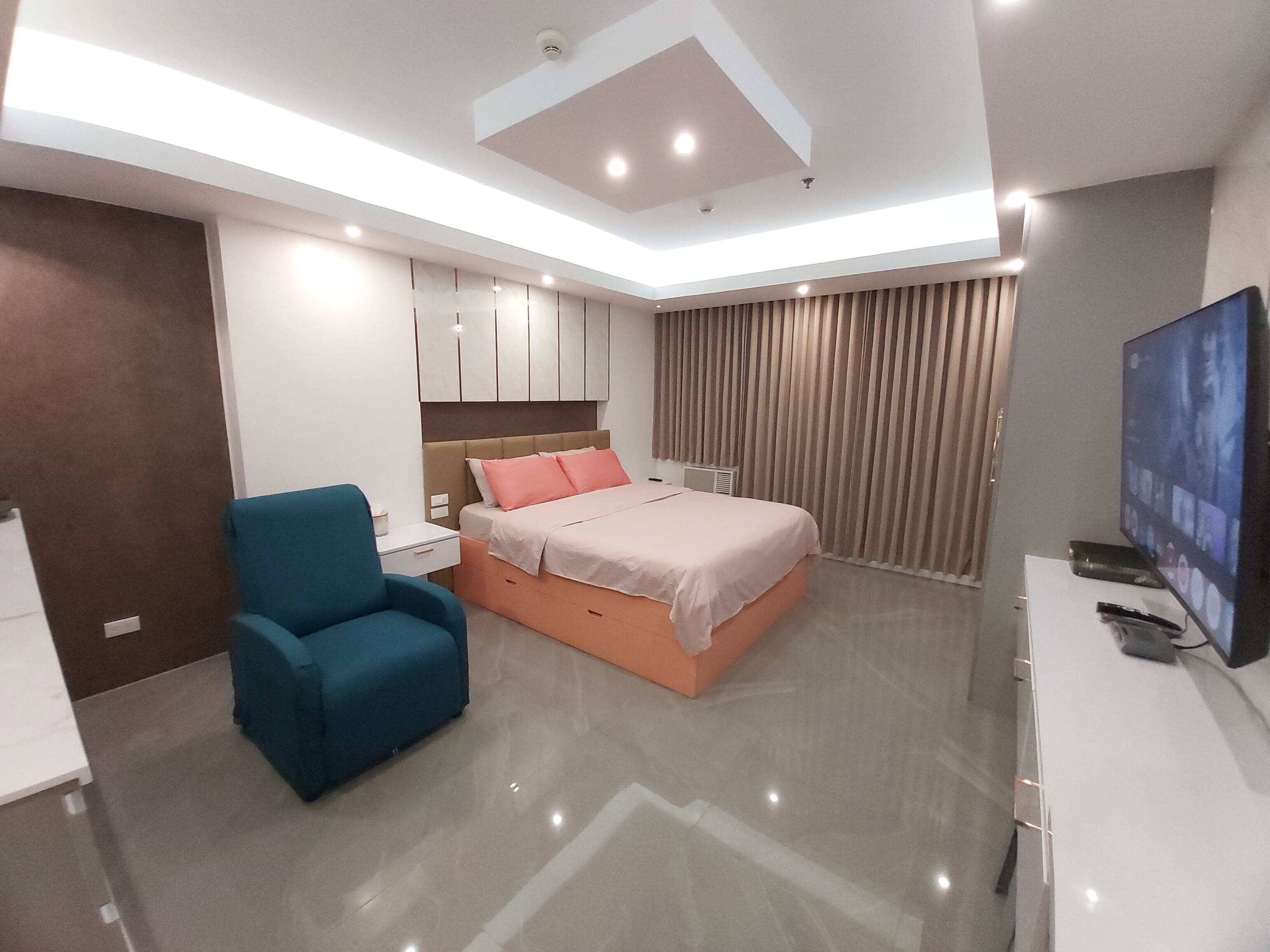 Studio, Balcony, Pool View | Individually decorated, individually furnished, laptop workspace