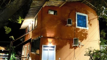 Apartamento família, vista para o pátio | 2 quartos, Wi-Fi de cortesia, roupa de cama