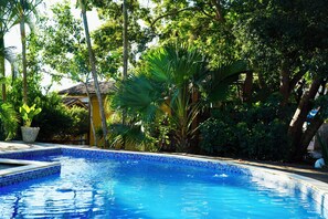Outdoor pool - Pousada Vila Cizinho (Itaúnas)