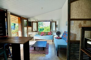 舒適公寓, 夏威夷式陽台, 泳池景觀 | 免費無線上網、床單