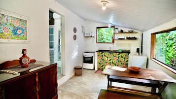 微波炉、搅拌机、厨具/餐具、清洁用品