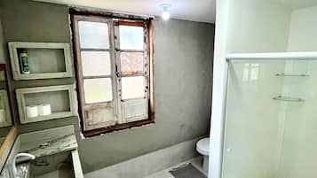 Panoramic Studio Suite | Bathroom | Shower