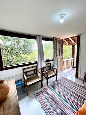 Panoramic Studio Suite | Living room