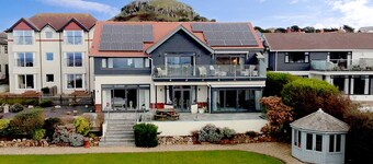 Waters Edge - Three Bedroom Cottage, Sleeps 6
