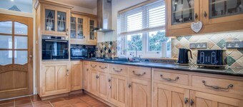Little Glen - 3 Bedroom Holiday Home - Tenby