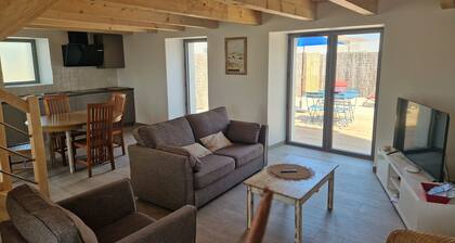 Stone house, Ile de Noirmoutier, fully restored, 200m from the sea
