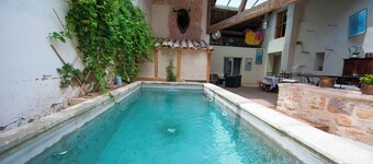 Grande maison vigneronne au coeur du Languedoc