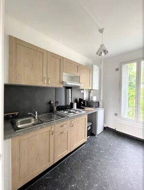 Mikrobølgeovn og kokeplater