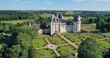 Family gîte in the countryside, close to Beauval Zoo and Valençay Castle