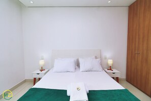 Family Apartment | 3 bedrooms, blackout drapes, iron/ironing board, free WiFi - RAUL POMPEIA III (Rio de Janeiro)