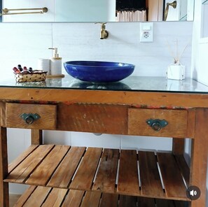 Deluxe Room, Sea View | Bathroom