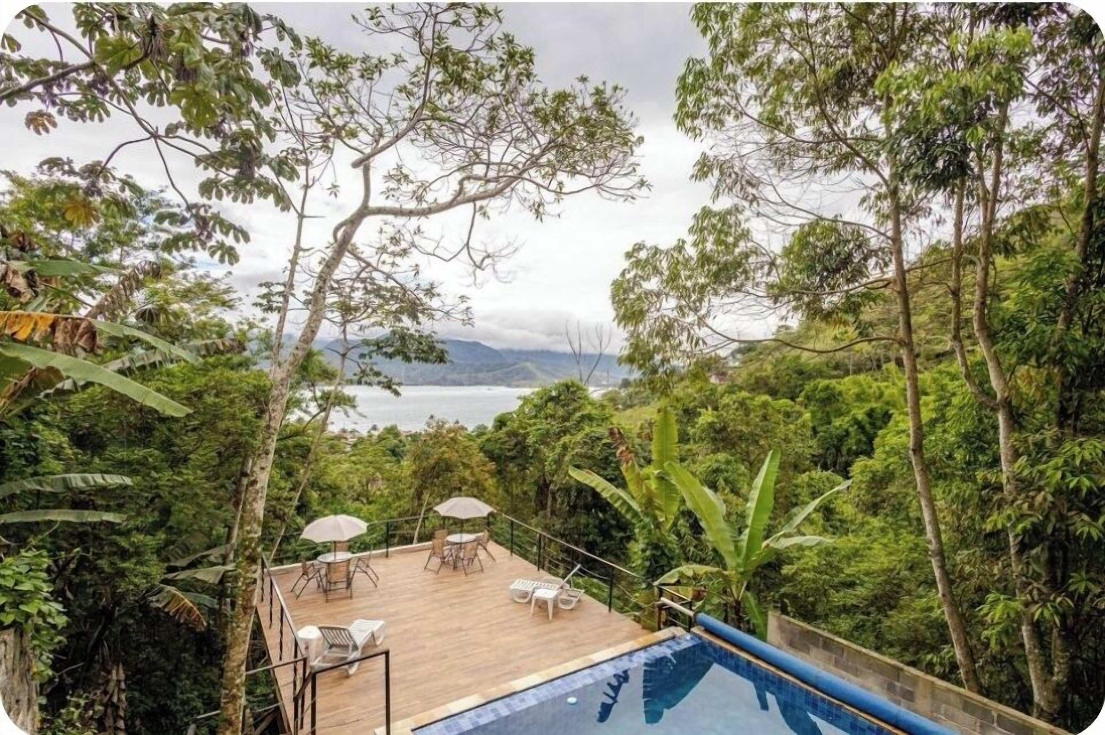 Basic Chalet, Sea View | Living area