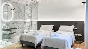 Klassieke kamer, 1 twee- of 2 eenpersoonsbedden, niet-roken | 1 slaapkamer, luxe beddengoed, een minibar, een kluis op de kamer