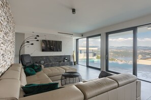 Smart TV, table tennis - Noble Opatija Riviera Villa Nika (Veprinac)