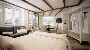 Suite junior, vistas a la ciudad | Wifi gratis