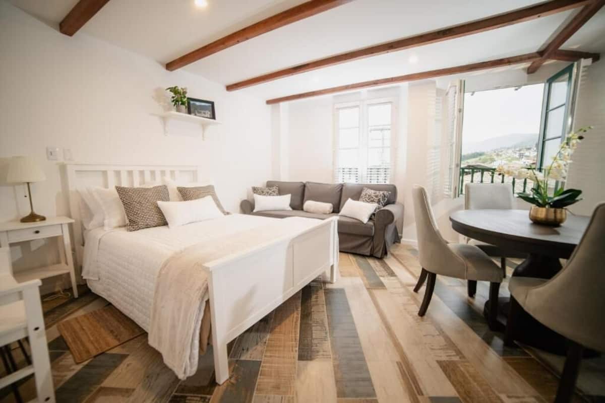 Junior Suite, City View | 1 bedroom, free WiFi