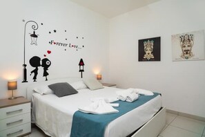 4 habitaciones, tabla de planchar con plancha, wifi y ropa de cama 