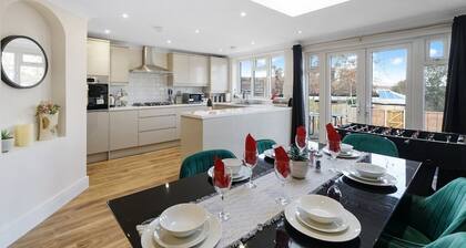 Luxury 4 Bed house in Wembley - Garden