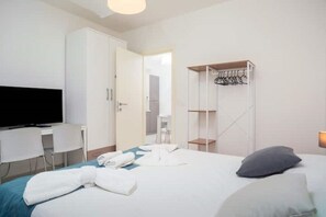 5 bedrooms, iron/ironing board, WiFi, bed sheets - Mungibeddu Catania (Catania)