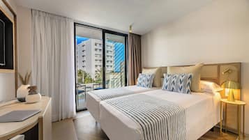 Coffres-forts dans les chambres, bureau, fer et planche Ă repasser