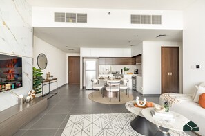 Smart-TV, Kamin, Stereoanlage