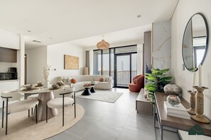 Smart-TV, Kamin, Stereoanlage