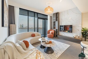 智能电视、壁炉、立体声音响