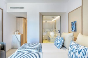 Quarto duplo, vista parcial para o mar