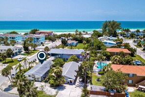 Exterior - Comfortable and relaxing with pool and just steps from the beaches (Holmes Beach)