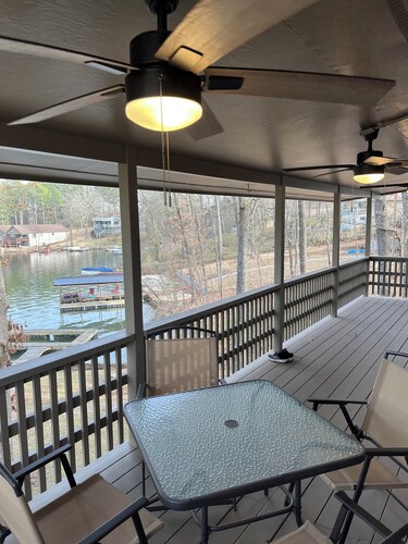 4-bedroom lakefront house with private dock