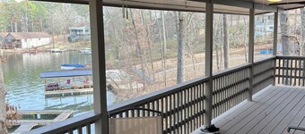 4-bedroom lakefront house with private dock