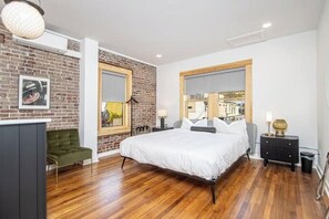 1 slaapkamer, een strijkplank/strijkijzer, wifi, beddengoed