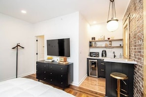 1 chambre, fer et planche à repasser, Wi-Fi, literie fournie
