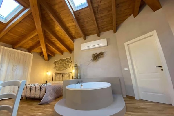 Suite Deluxe, vistes al turó | 1 dormitori, caixa forta a l'habitació, escriptori i wifi gratuïta