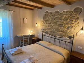 Deluxe Room, Hill View - L'OCA GIULIVA RELAIS  (Gaggio Montano)