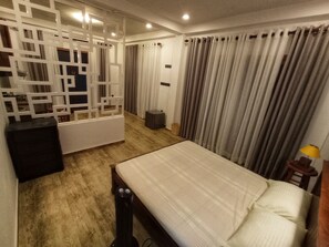 1 bedroom, WiFi, bed sheets