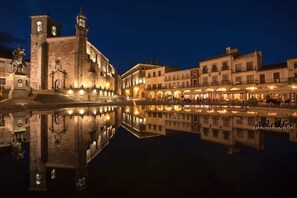Point of interest - TRUJILLO PLAZA ACCOMODATIONS in the Historic and Monumental Plaza Mayor of Trujillo (Trujillo)