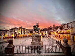 Point of interest - TRUJILLO PLAZA ACCOMODATIONS in the Historic and Monumental Plaza Mayor of Trujillo (Trujillo)