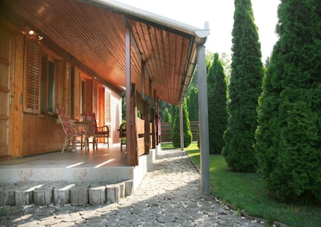 テラス / パティオ. Thermal-Apartment Berekfürdő 1 - Apartment with thermal water pool and sauna