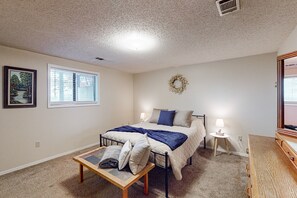 1 sovrum, strykjärn/strykbräda, internet och sängkläder