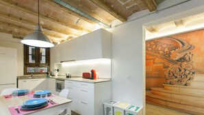 Deluxe Apartment, City View | Living area - Classic Palau Apartments (Barcelona)