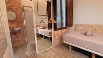 Family Apartment | 4 bedrooms, desk, iron/ironing board, free WiFi