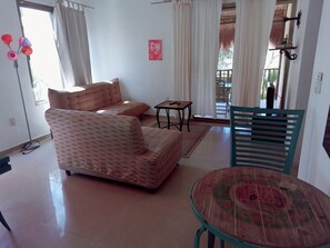 TV - Wonderful 2 bedroom family apartment in Tulum Centro Huanal (Tulum)