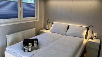 2 bedrooms, in-room safe, iron/ironing board, travel crib