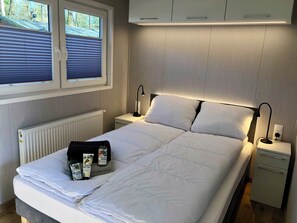 2 bedrooms, in-room safe, iron/ironing board, travel crib