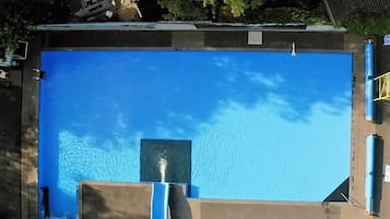 Piscine extérieure, piscine chauffée