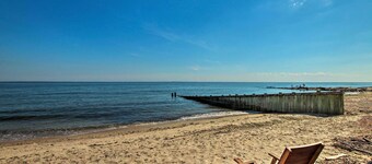 Inviting 3BR Beachfront Cottage in Hawk's Nest – Summer Escape Awaits!