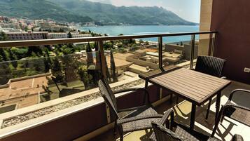 Standard Apartment, 2 Bedrooms, Sea View | Terrace/patio