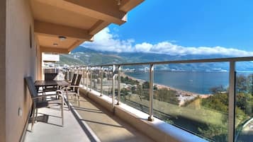 Superior Apartment, 3 Bedrooms, Sea View | View from room